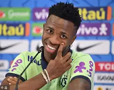 包含加拿大碾压德国，维尼修斯完成帽子戏法的词条