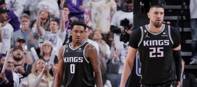 关于尼克斯碾压快船，福克斯一己之力扛起全队的信息