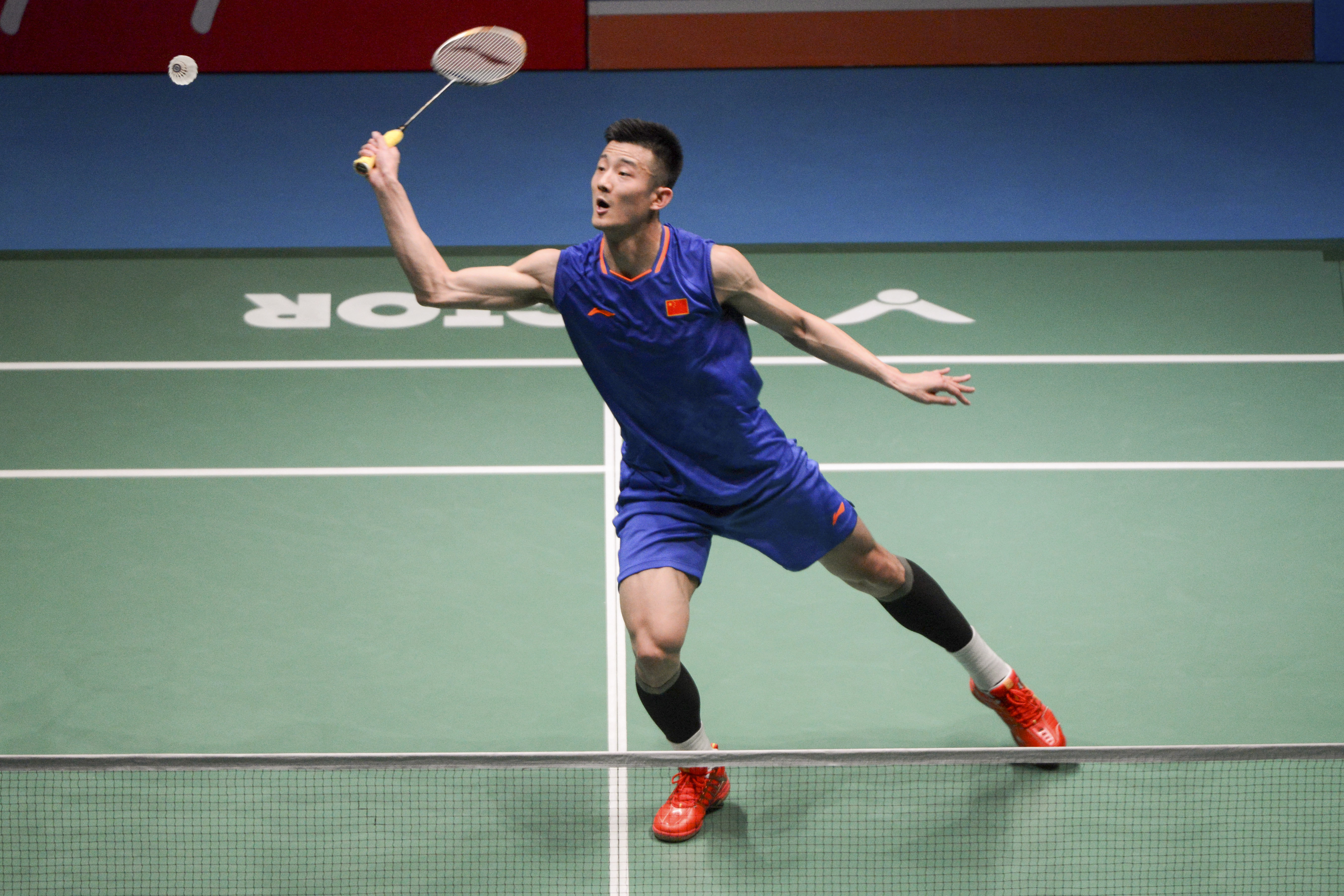 马来西亚羽毛球队鏖战日本羽毛球队，谌龙关键制胜