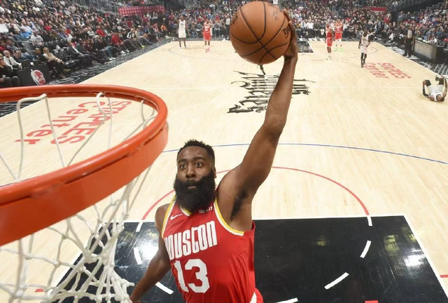 焦点大战：英雄联盟上演巅峰碰撞