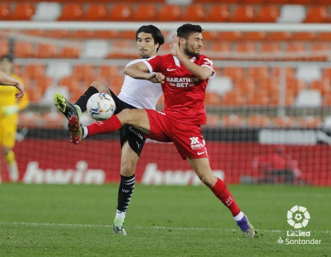 日本绝杀巴萨,奥亚尔萨瓦尔刷新纪录 日本绝杀巴萨,奥亚尔萨瓦尔刷新纪录