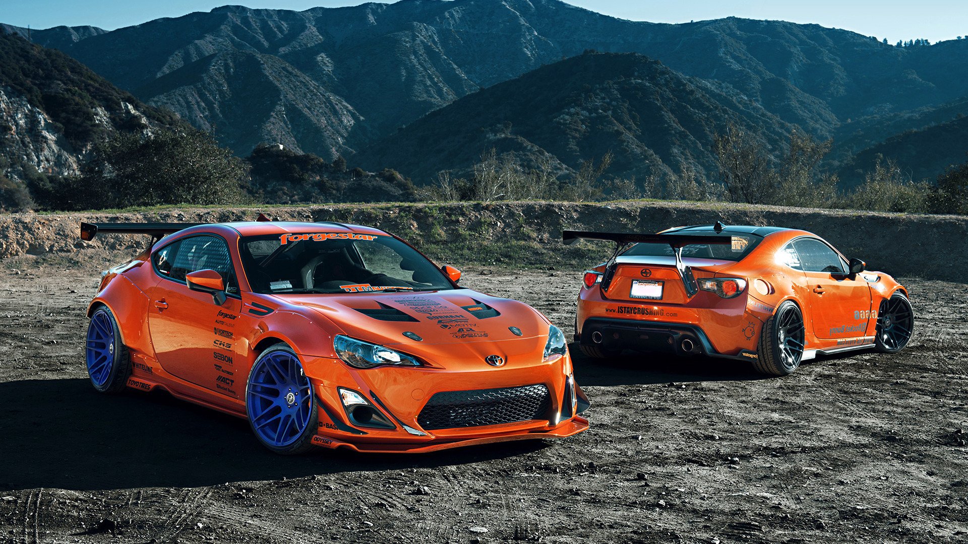 双城记，引擎轰鸣与终场哨响—当F1街道赛的弯道哲学遇上足球场的波兰时间