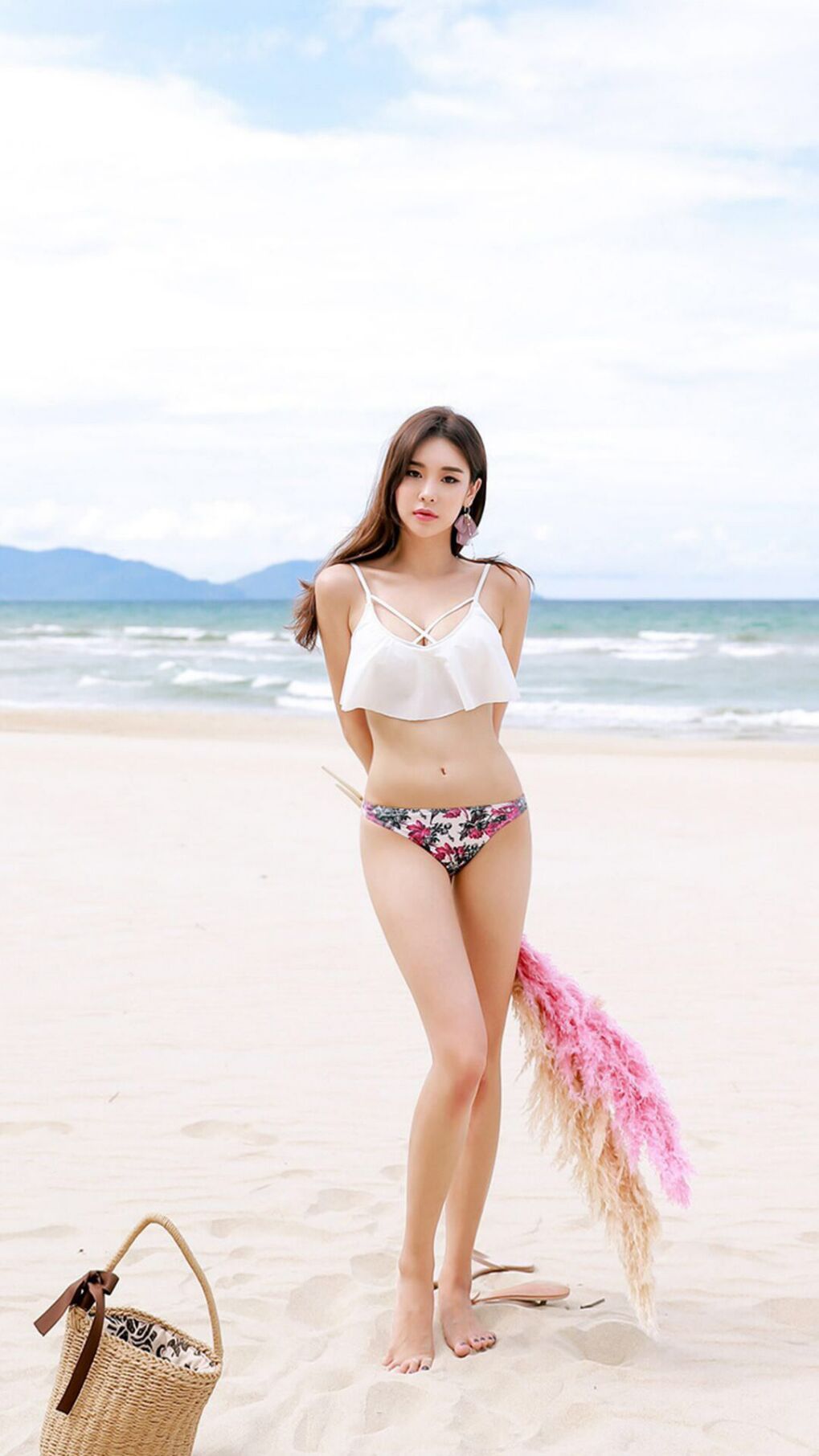 铁血防线锁死东欧铁骑,厄瓜多尔碾压波兰,卢卡库引领防反风暴锁定B组头名